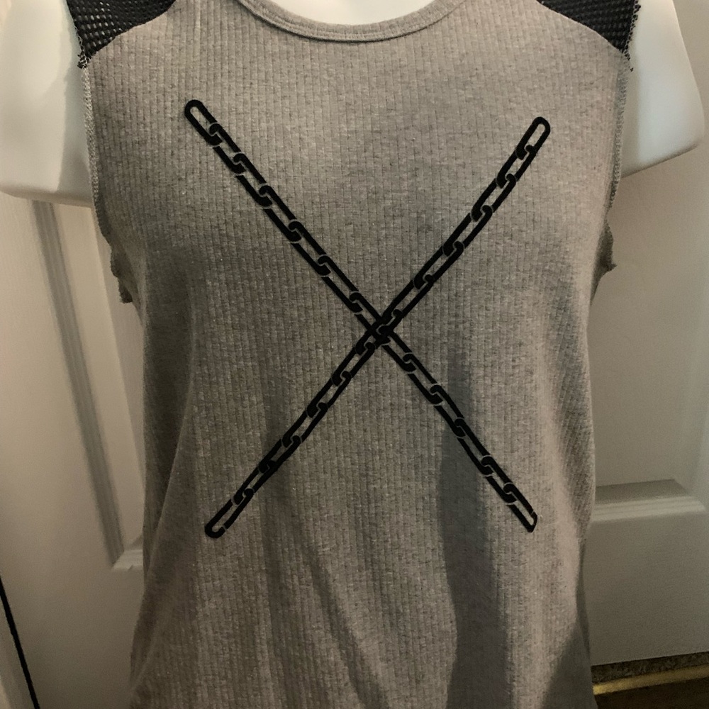 Sleeveless tshirt